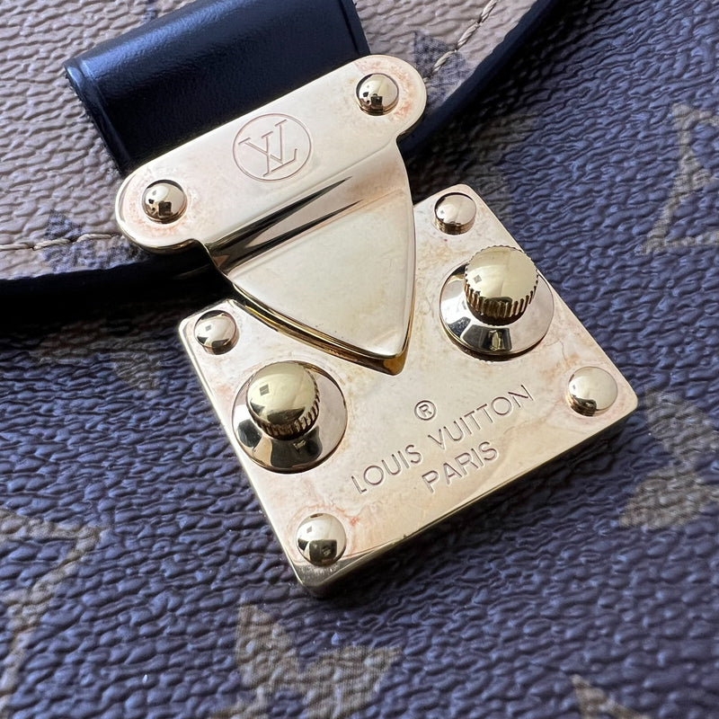 LV Pochette Metis in Reverse Monogram Canvas and GHW (Model: M44876)