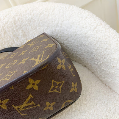 LV Passy in Monogram Canvas GHW