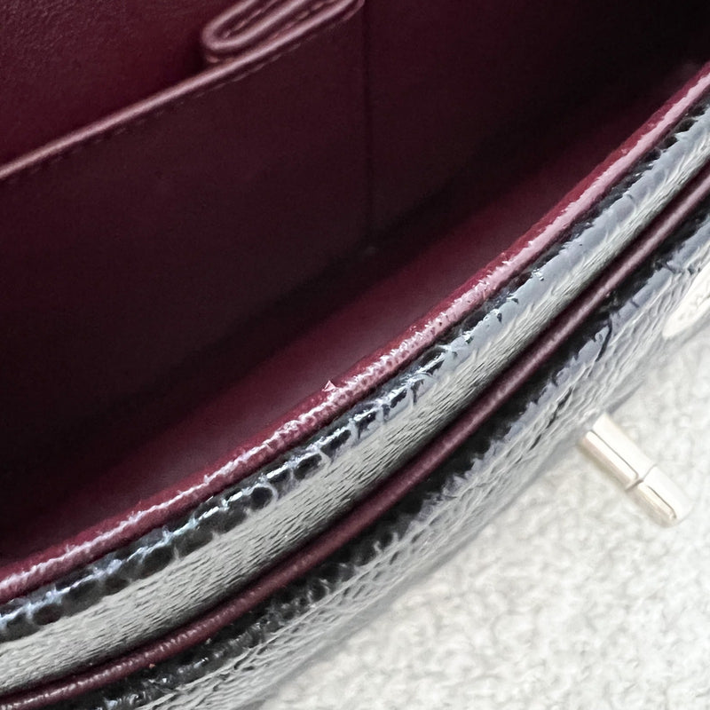 Chanel Medium Classic Flap CF in Black Caviar and SHW (Model: A01112)