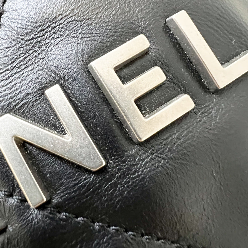Chanel 22 Medium Hobo Handbag in Black Calfskin and SHW (Model: AS3261)