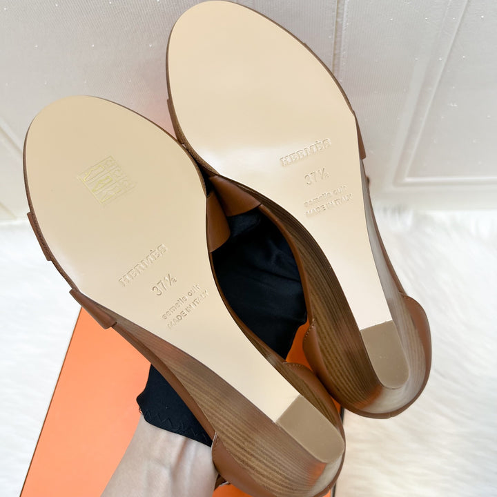 Hermes Legend Sandal in Gold Calfskin Size 37.5 – Brands Lover