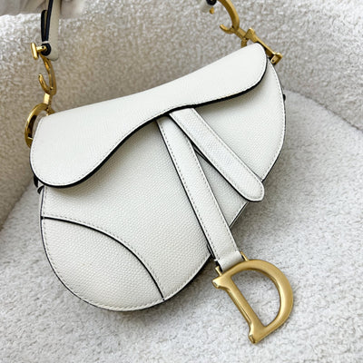 Dior Mini Saddle Bag In White Grained Calfskin and AGHW (Model: M0447CWVG)