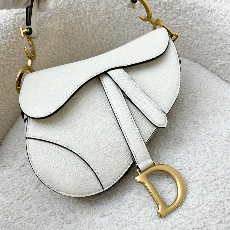 Dior Mini Saddle Bag In White Grained Calfskin and AGHW (Model: M0447CWVG)