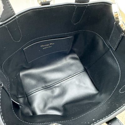 Dior Small Toujours Vertical Tote in Black Macrocannage Calfskin and GHW (Model: M2835OSNW)