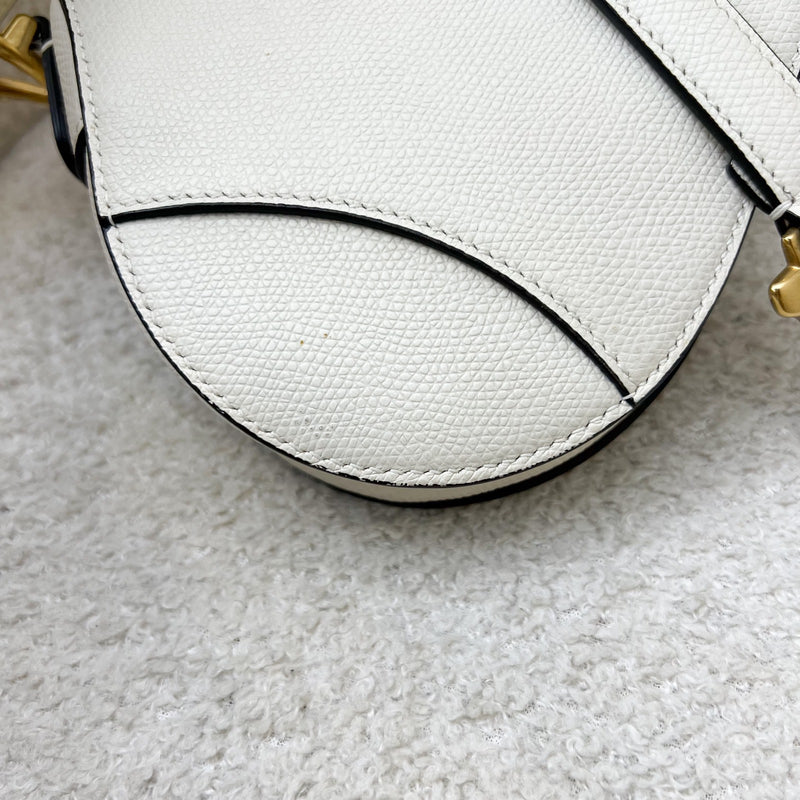 Dior Mini Saddle Bag In White Grained Calfskin and AGHW (Model: M0447CWVG)