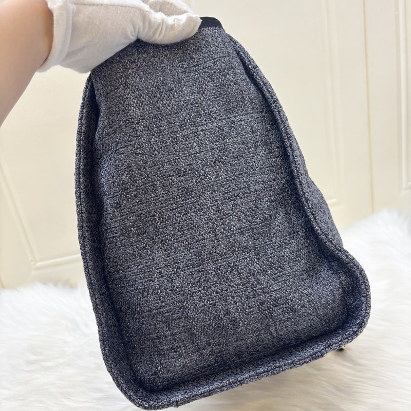 Chanel Medium / Large Deauville Tote in Navy Cotton, Nylon, Lurex, Calfskin and LGHW (Model: A66941)