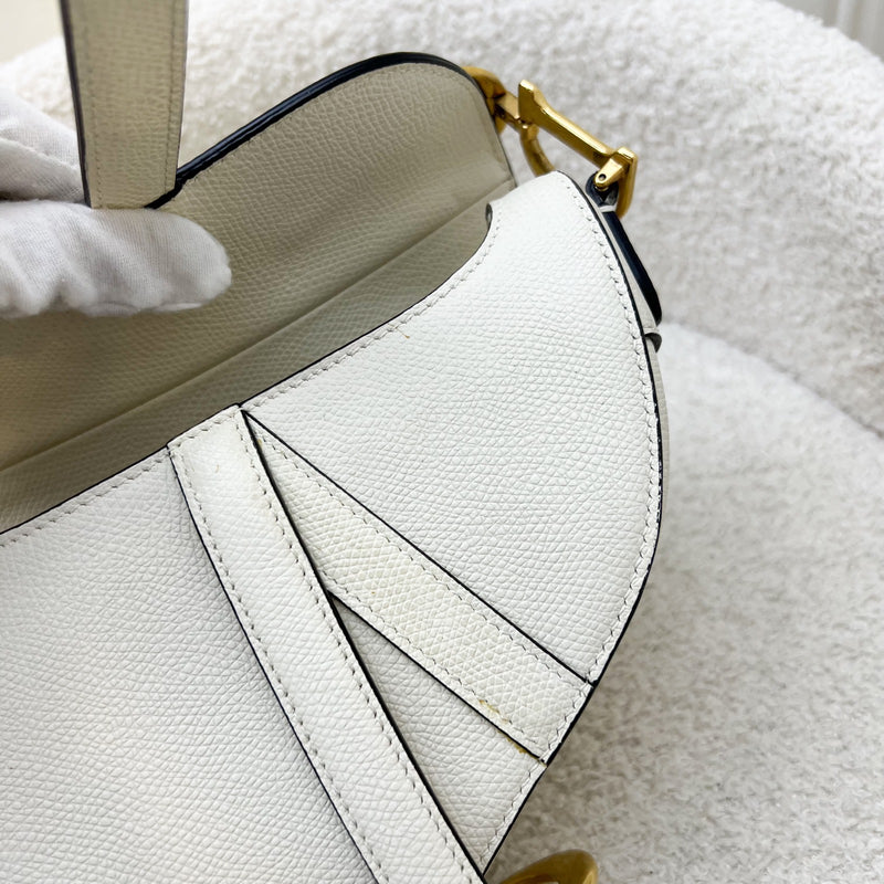 Dior Mini Saddle Bag In White Grained Calfskin and AGHW (Model: M0447CWVG)