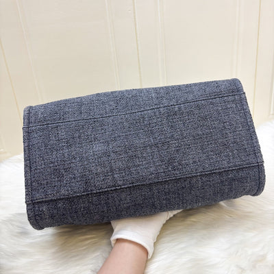 Chanel Medium / Large Deauville Tote in Navy Cotton, Nylon, Lurex, Calfskin and LGHW (Model: A66941)