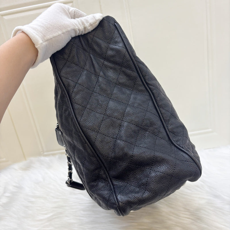 Chanel Seasonal Large Tote with CC Logo Charm in Black Caviar and SHW (Model: A68454)