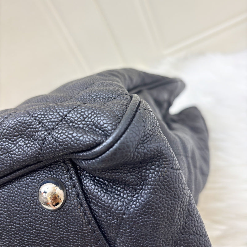 Chanel Seasonal Large Tote with CC Logo Charm in Black Caviar and SHW (Model: A68454)