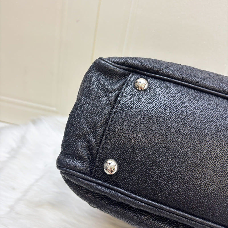 Chanel Seasonal Large Tote with CC Logo Charm in Black Caviar and SHW (Model: A68454)