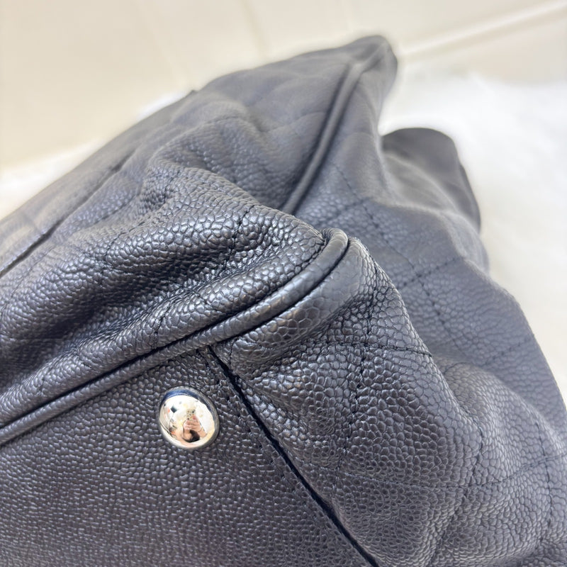 Chanel Seasonal Large Tote with CC Logo Charm in Black Caviar and SHW (Model: A68454)