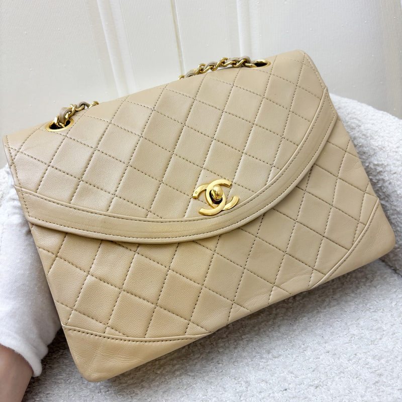 Chanel Vintage Flap in Beige Lambskin and GHW