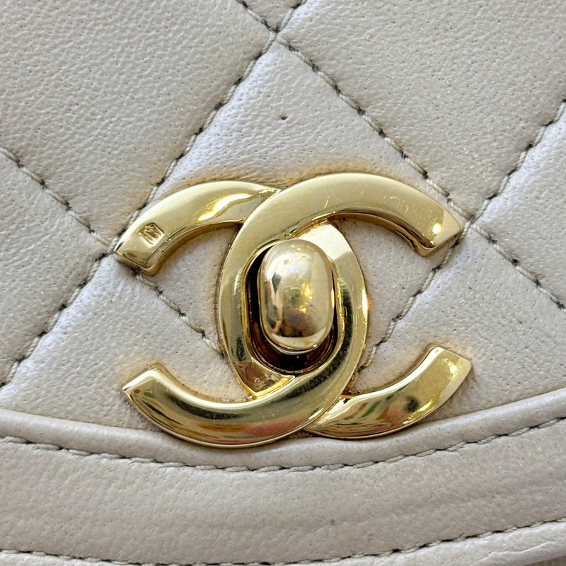 Chanel Vintage Flap in Beige Lambskin and GHW