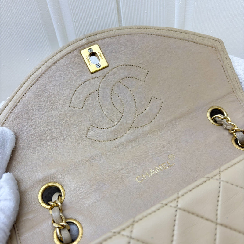 Chanel Vintage Flap in Beige Lambskin and GHW