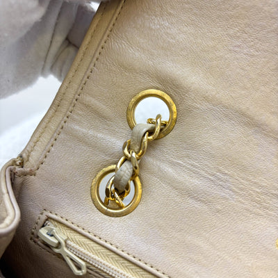 Chanel Vintage Flap in Beige Lambskin and GHW