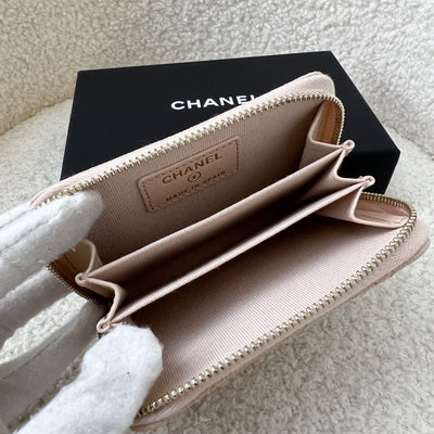 Chanel Classic Zippy Card Holder in 22C Beige Caviar LGHW