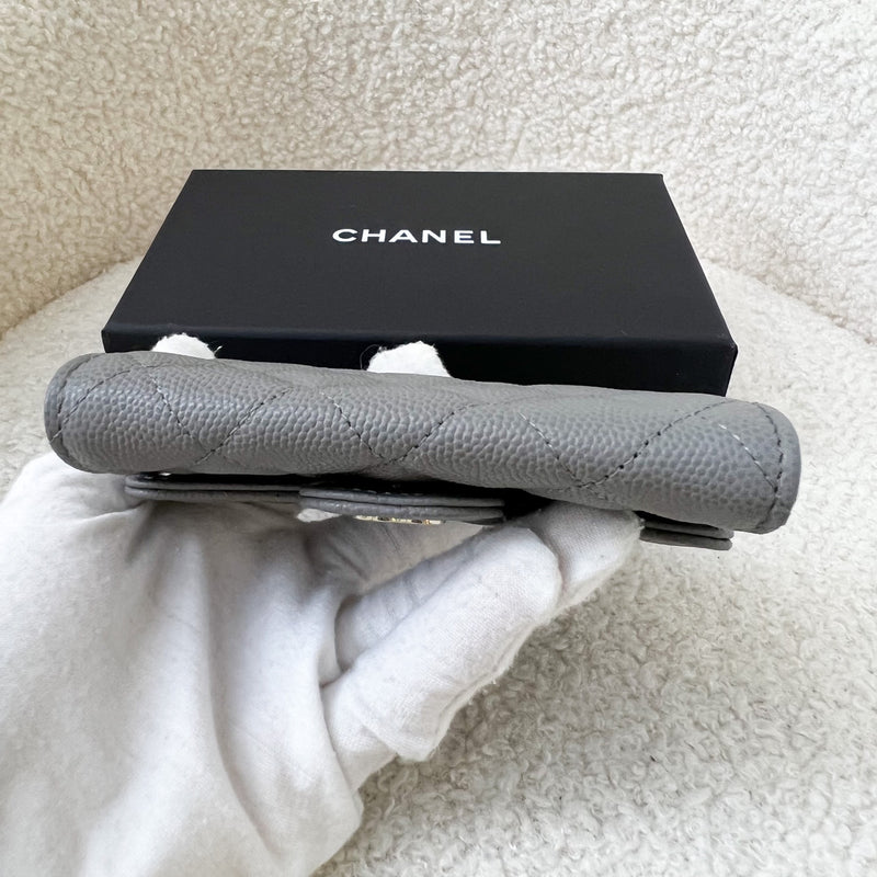 Chanel Classic Snap Card Holder in Grey Caviar SHW