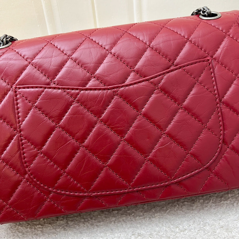 Chanel 2.55 Reissue 226 Flap in Red Distressed Calfskin AGHW (Model: A37587)