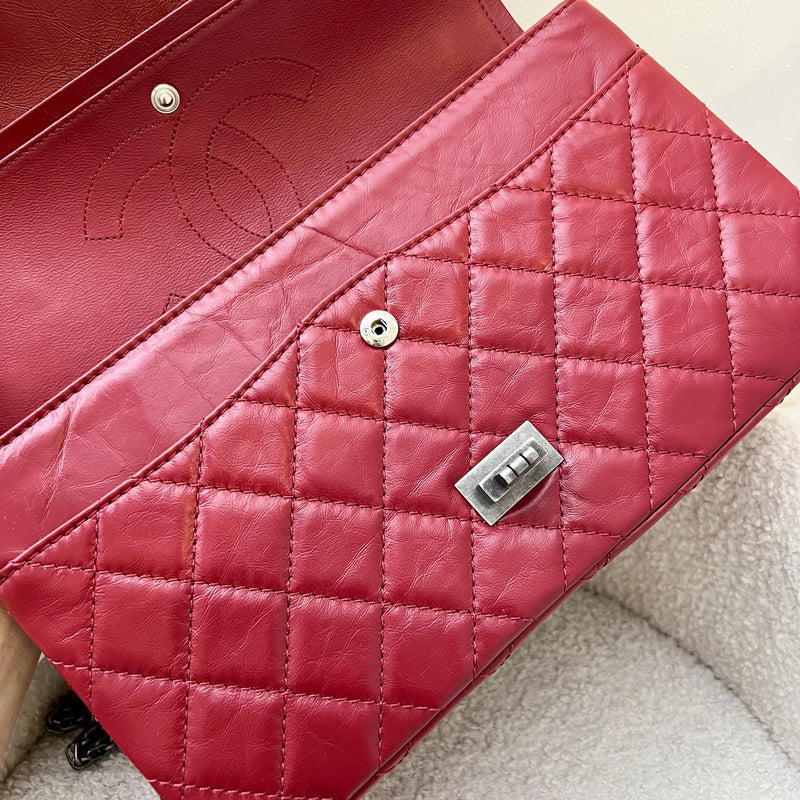 Chanel 2.55 Reissue 226 Flap in Red Distressed Calfskin AGHW (Model: A37587)