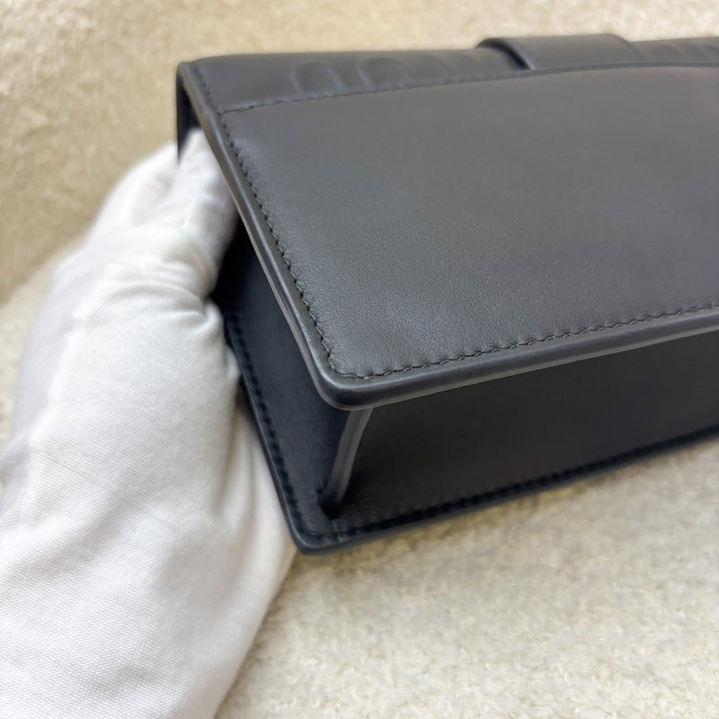 Dior 30 Montaigne East-West Bag with Chain in Black Calfskin and GHW (Model: M9334UHEL)