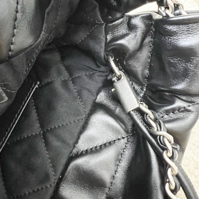 [Unused - Full set - 2024] Chanel 22 Mini Hobo Handbag in Black Shiny Calfskin and SHW