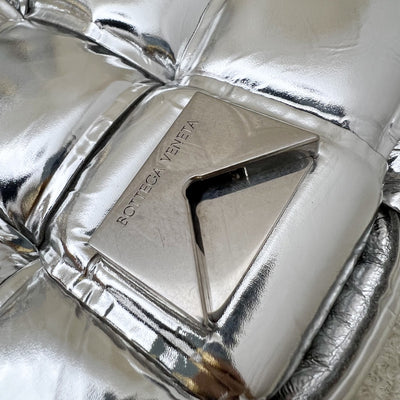 Bottega Veneta Cassette Medium Shoulder Bag in Metallic Silver Padded Intrecciato Leather and SHW