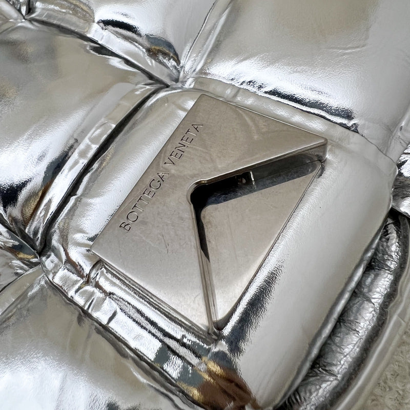 Bottega Veneta Cassette Medium Shoulder Bag in Metallic Silver Padded Intrecciato Leather and SHW