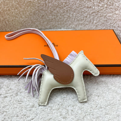Hermes Rodeo Pegasus PM in Craie / Mauve Pale / Gold