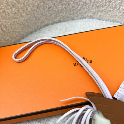Hermes Rodeo Pegasus PM in Craie / Mauve Pale / Gold
