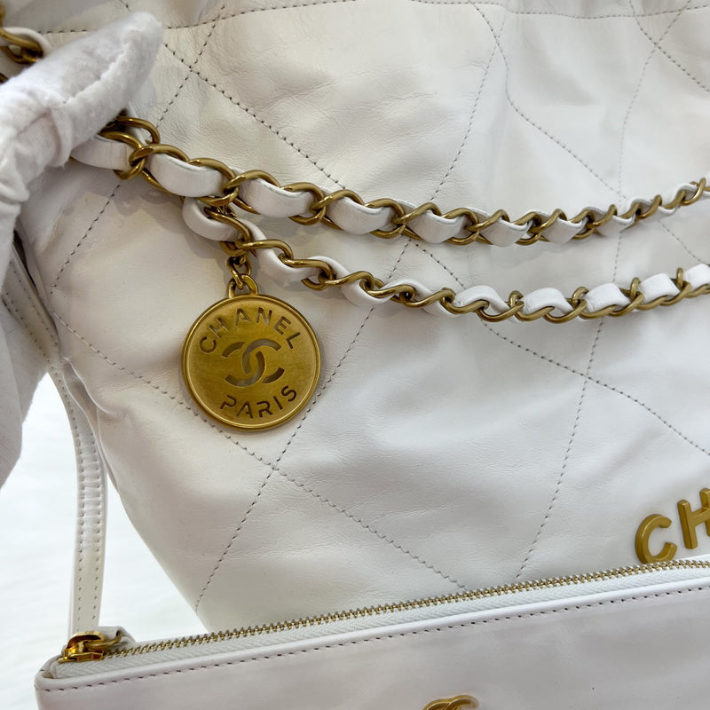 Chanel 22 Medium Hobo Bag in White Calfskin and GHW