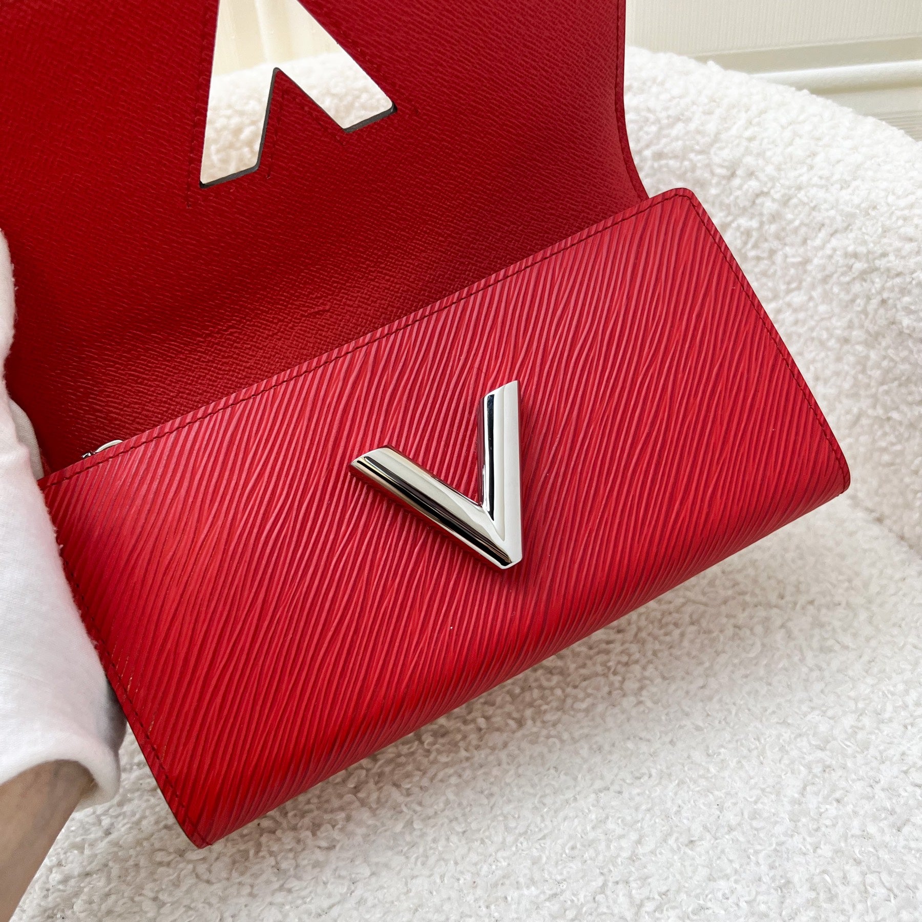 LV Twist Wallet in Red Epi Leather SHW – Brands Lover