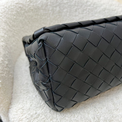 Bottega Veneta Crossbody Bag in Noir Black Intrecciato Calfskin