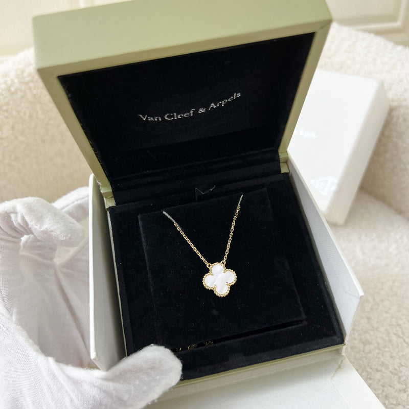VCA Vintage Alhambra Pendant Necklace with White Mother of Pearl in 18K Yellow Gold