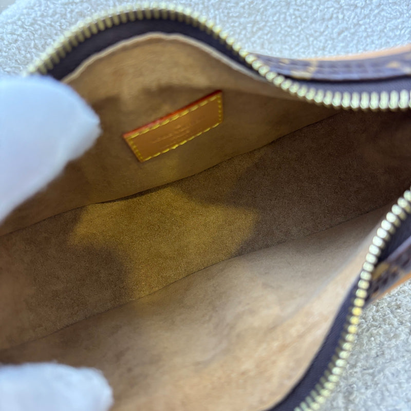 LV Loop Bag in Monogram Canvas and GHW (Model: M81098)