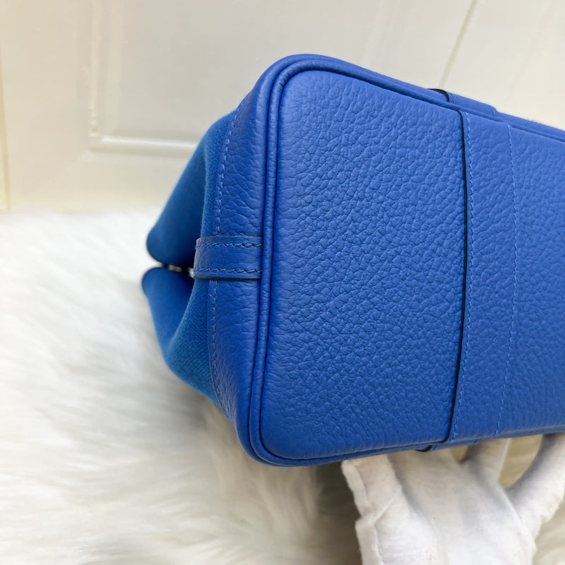 Hermes Garden Party 30 in Bleu Zellige Tissage Grand Chevron Fabric, Vache Country Leather and PHW