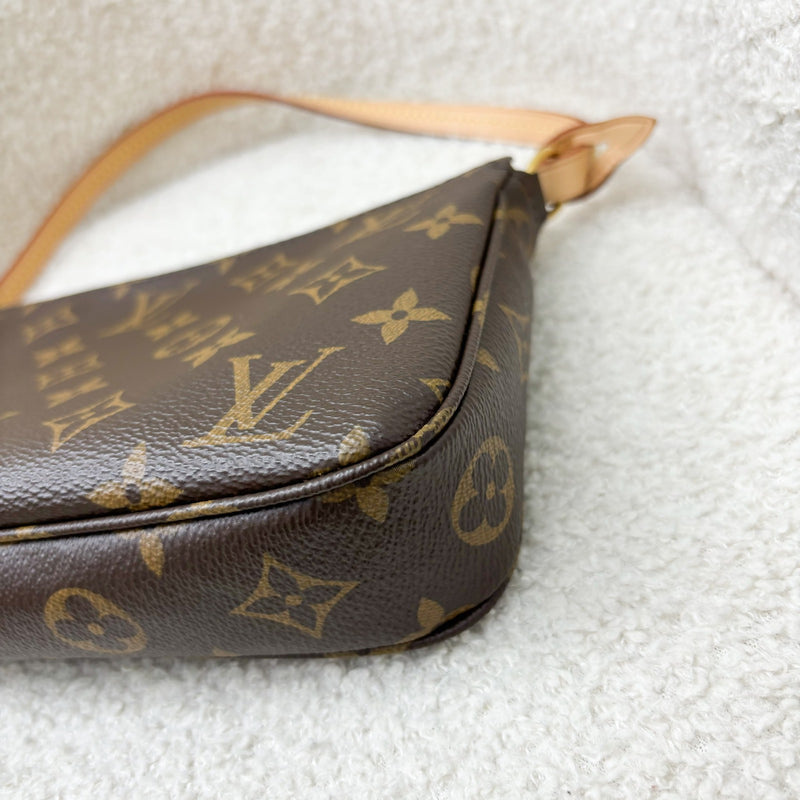 LV Pochette Accessoires in Monogram Canvas and GHW