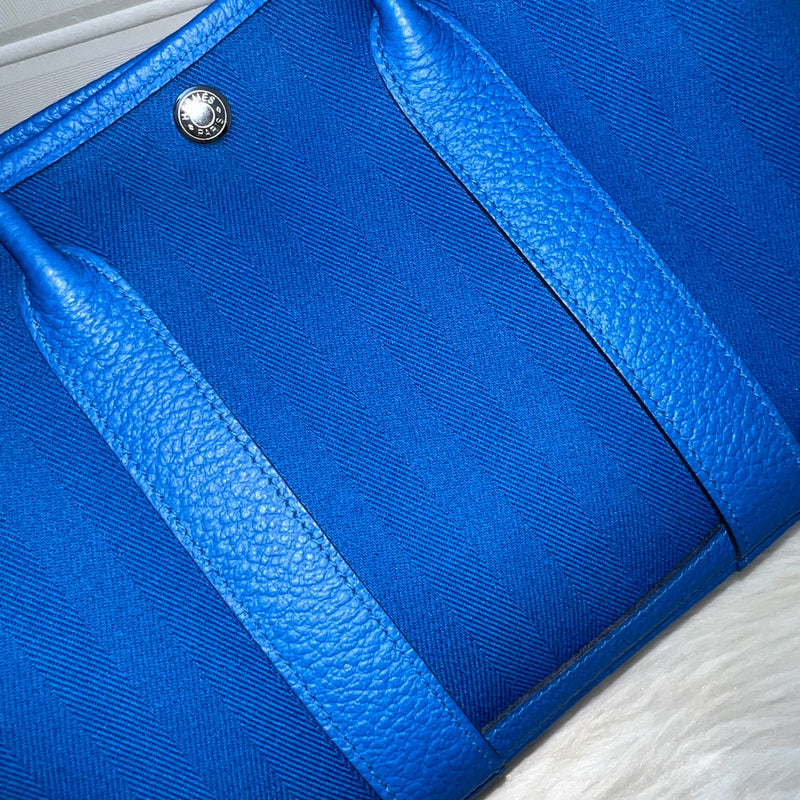 Hermes Garden Party 30 in Bleu Zellige Tissage Grand Chevron Fabric, Vache Country Leather and PHW