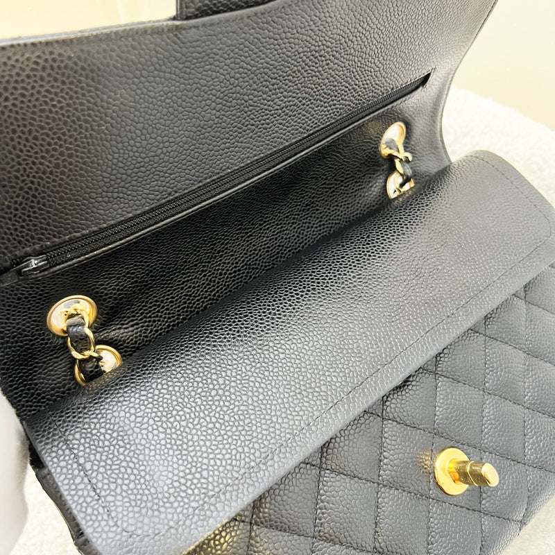 Chanel Medium Classic Flap CF in Black Caviar and GHW (Model: A01112)