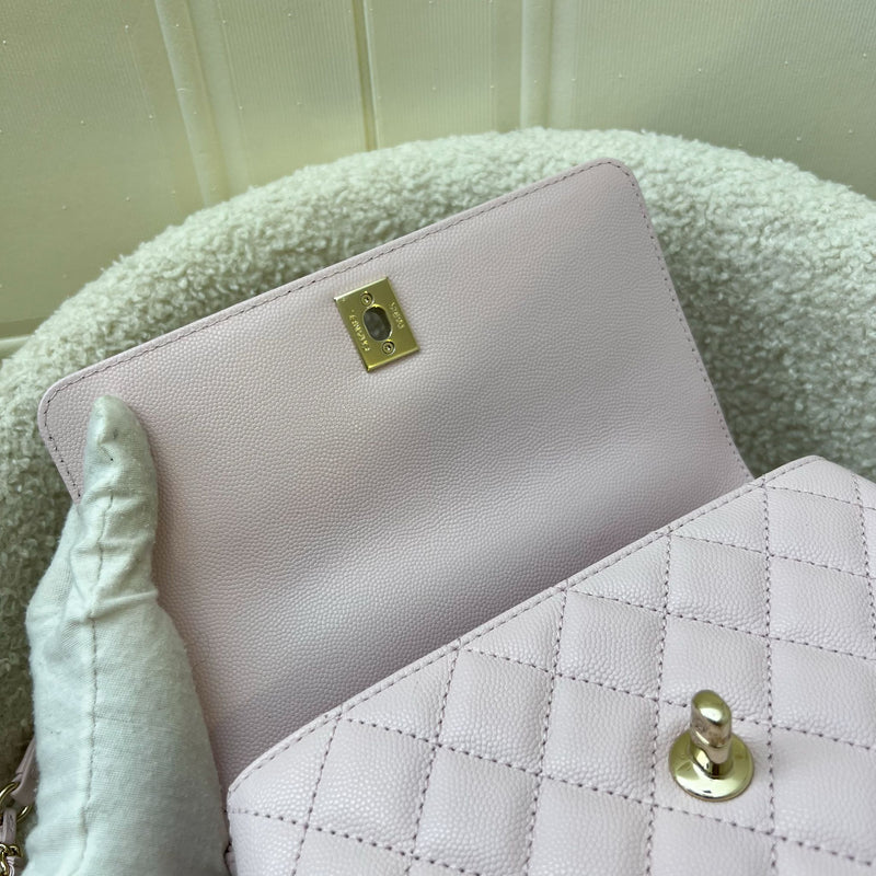 Chanel Small 24cm Coco Handle in 22P Pink Caviar LGHW (Model: A92990)