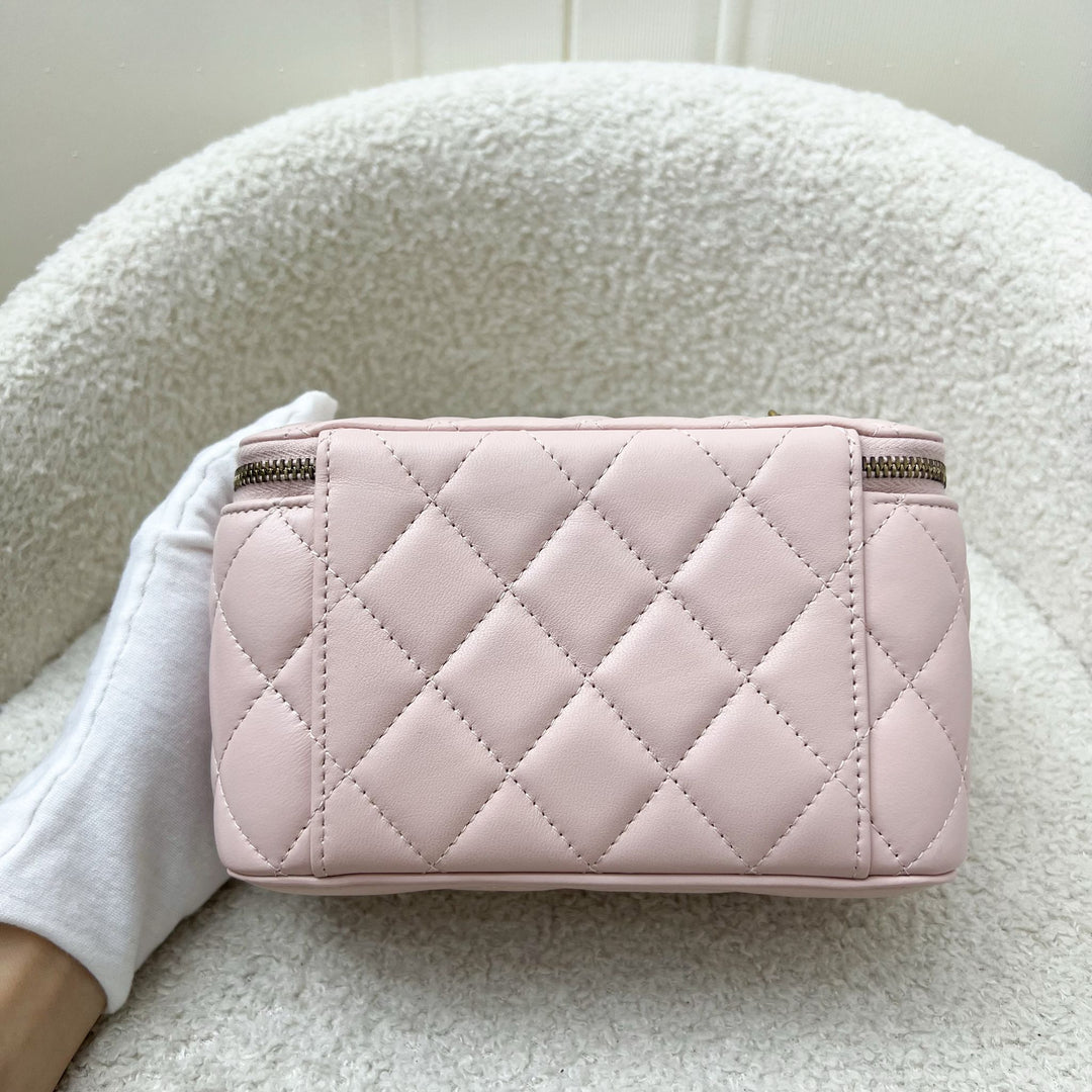 Chanel Pearl Crush Adjustable Chain Vanity in 23B Pink Lambskin
