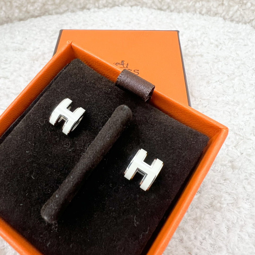 Hermes Mini Pop H Earrings in Blanc Enamel and PHW – Brands