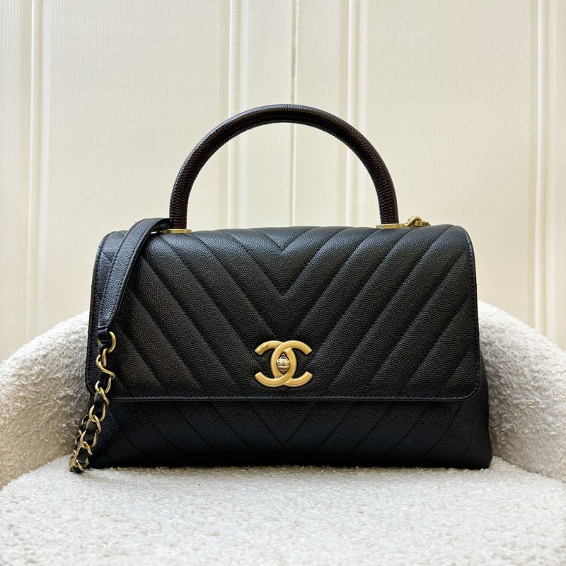 Chanel Medium 29cm Coco Handle Flap with Burgundy Lizard-Embossed Calfskin Handle in Chevron Quilted Black Caviar and GHW