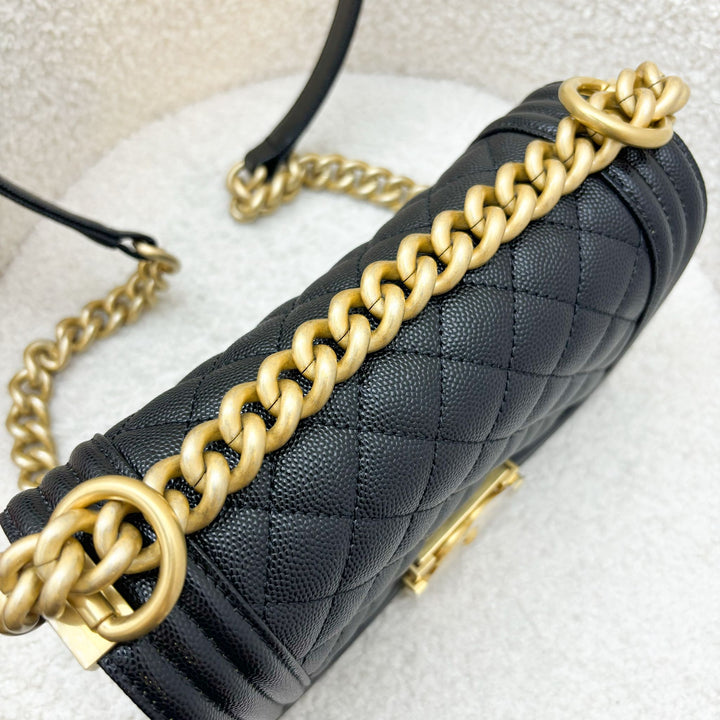 【無料郵送/関税込/正規品】 Chanel Boy Chanel Small Flap Wall 1604_chanel_boy_small_bluegrey