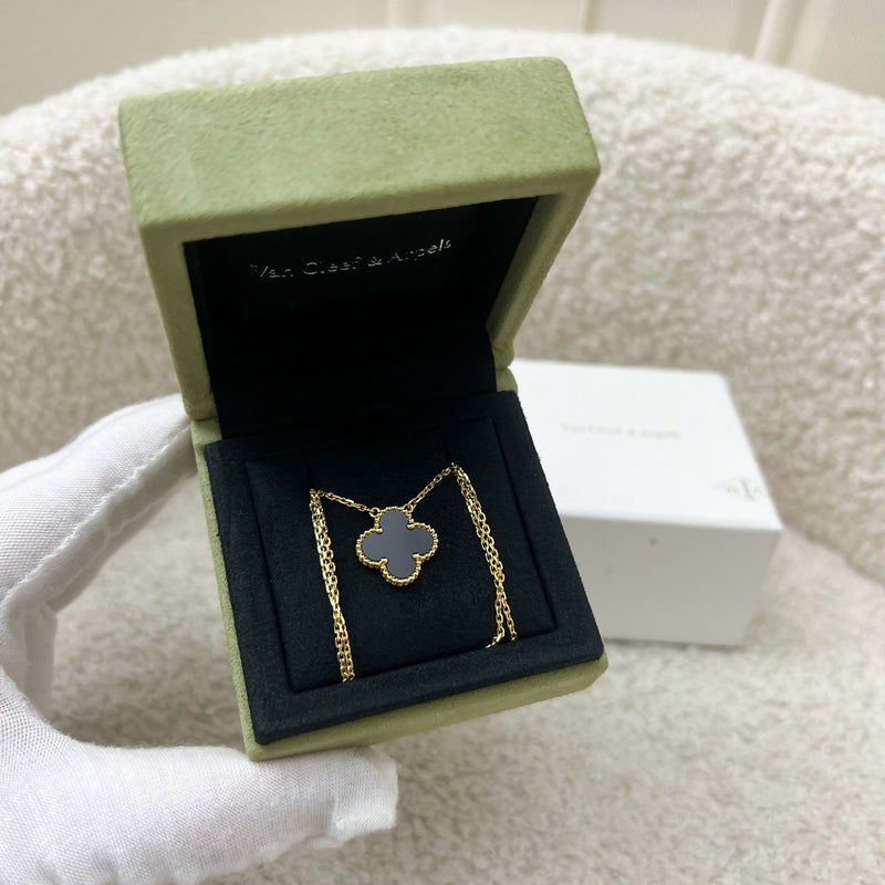 Van Cleef Arpels VCA Vintage Alhambra Motif Pendant Necklace