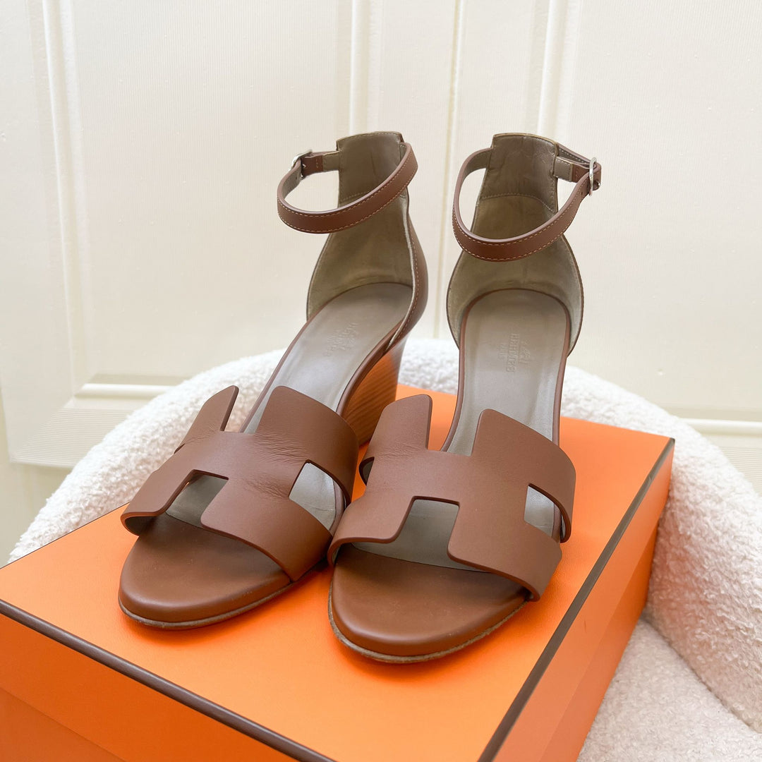 Hermes Legend Sandal in Gold Size 39 – Brands Lover