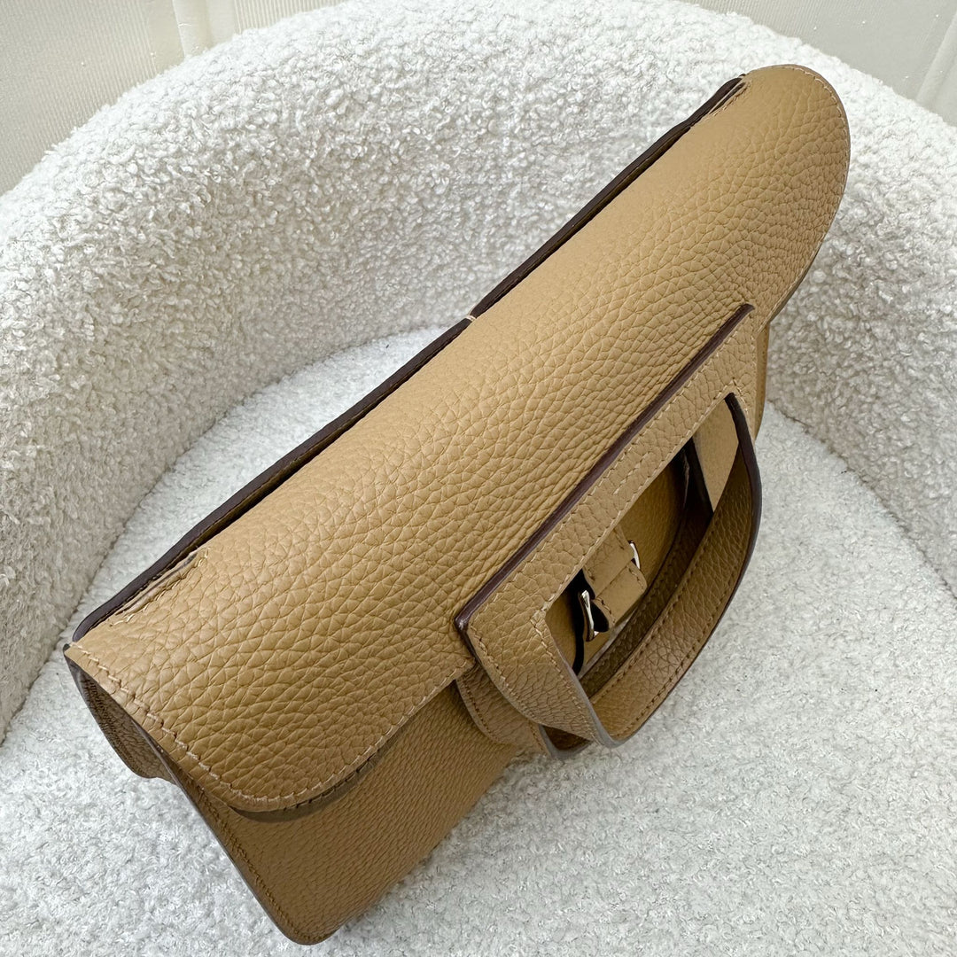 Hermes Halzan 25 in Biscuit Clemence Leather / Beige de Weimar