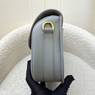 Dior Medium Bobby Flap in Grey Stone Calfskin and GHW (Model: M9319UMOL, Colour: 41G)