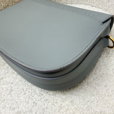 Dior Medium Bobby Flap in Grey Stone Calfskin and GHW (Model: M9319UMOL, Colour: 41G)