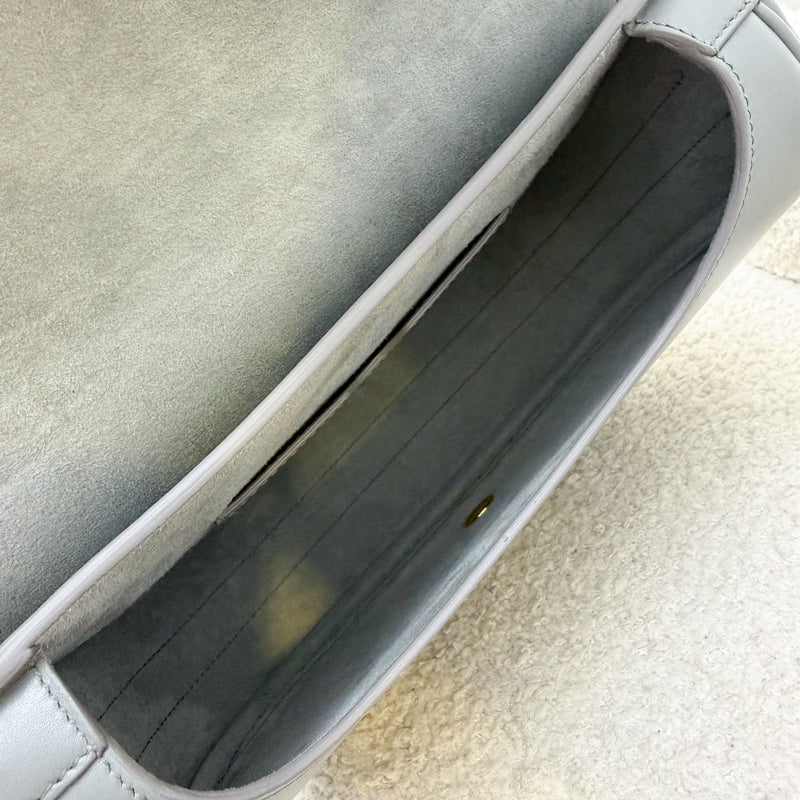 Dior Medium Bobby Flap in Grey Stone Calfskin and GHW (Model: M9319UMOL, Colour: 41G)